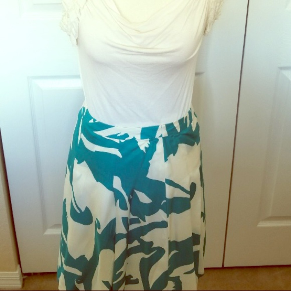 Ann Taylor Exquisite teal/white printed skirt - Picture 3 of 3